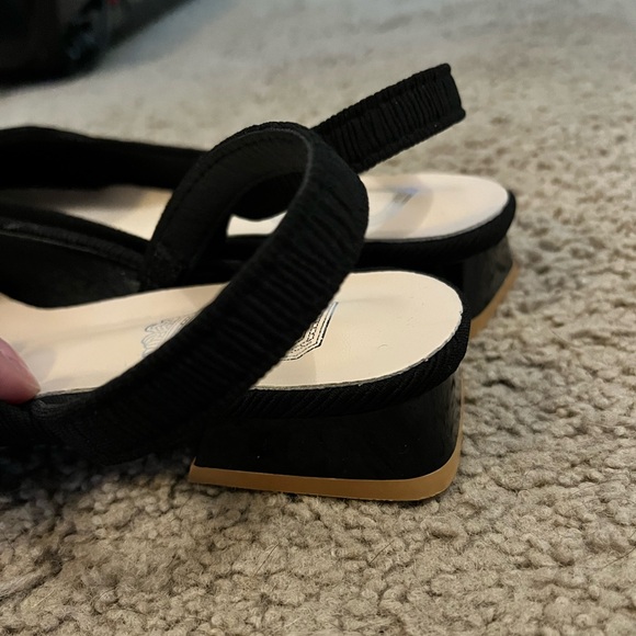 NWOT SHEIN 🖤Black Pointed Toed Sandals with Back Strap - Picture 5 of 8